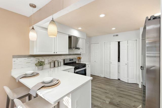 545 Chardonnay Lane, Lewis Center, OH 43035
