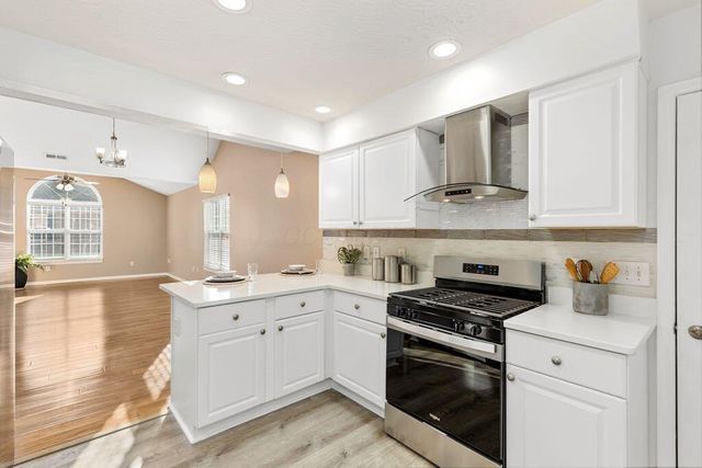 545 Chardonnay Lane, Lewis Center, OH 43035