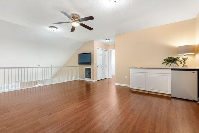 545 Chardonnay Lane, Lewis Center, OH 43035