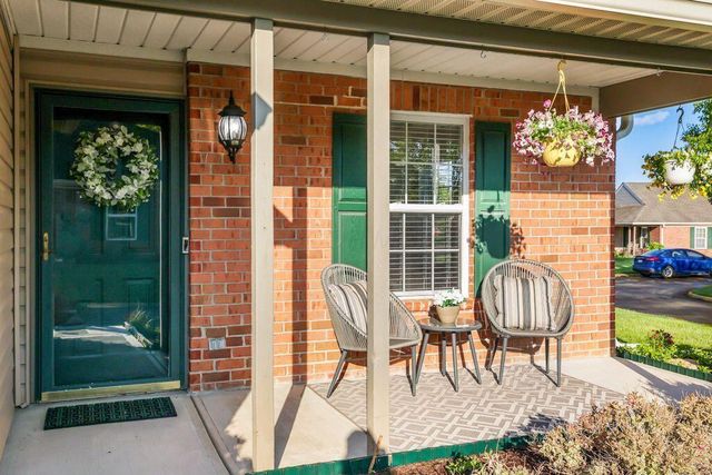 545 Chardonnay Lane, Lewis Center, OH 43035
