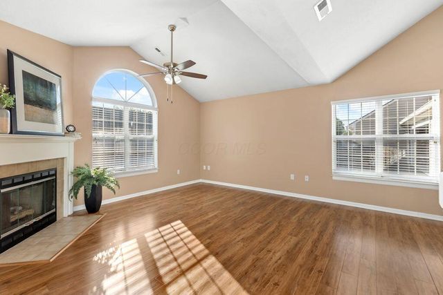 545 Chardonnay Lane, Lewis Center, OH 43035