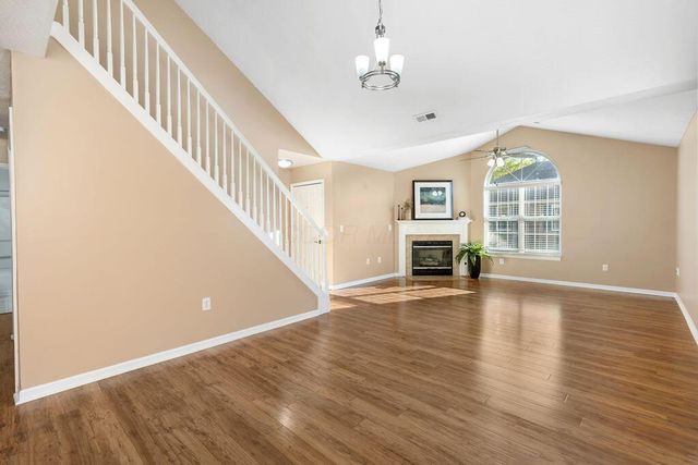 545 Chardonnay Lane, Lewis Center, OH 43035