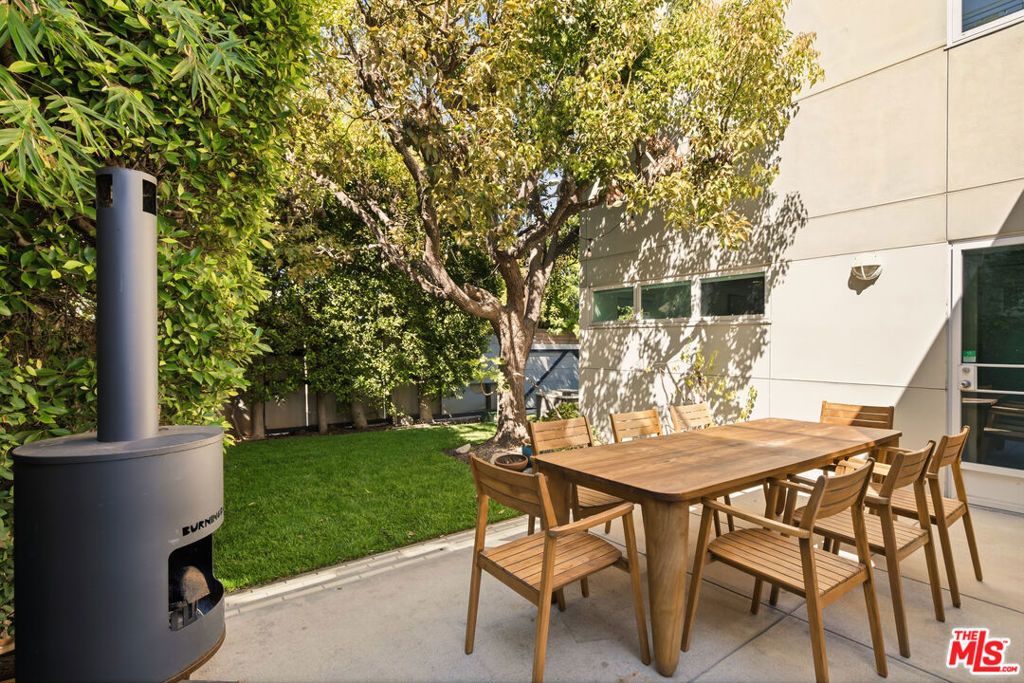 2409 Wilson Avenue, Venice, CA 90291 — photo 2