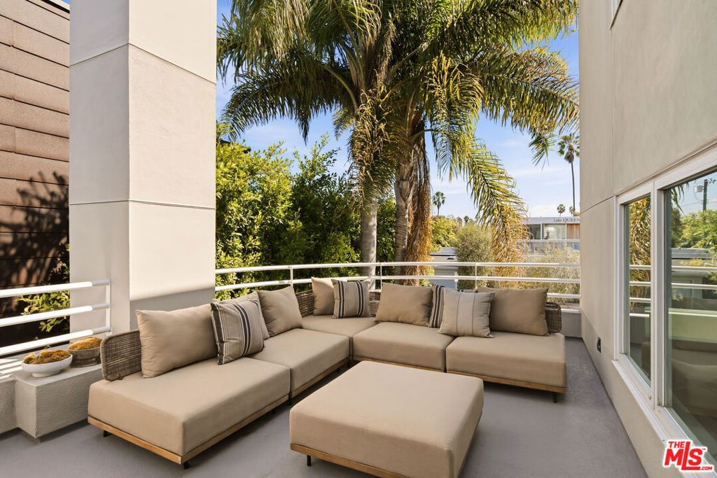 2409 Wilson Avenue, Venice, CA 90291 — photo 3