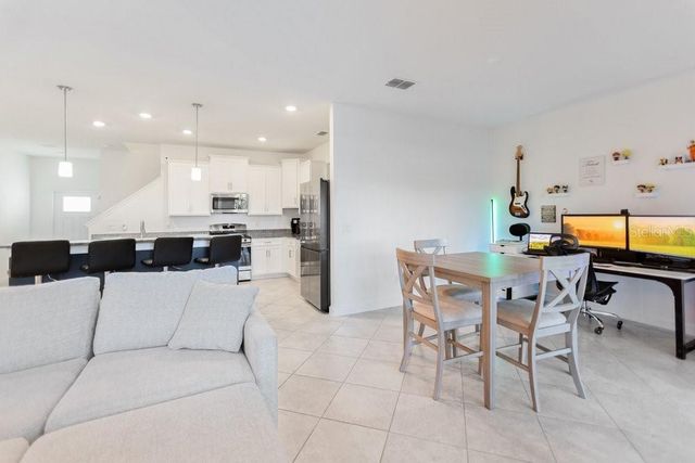 8241 CORNER PINE WAY, New Port Richey, FL 34655