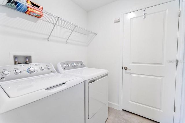 8241 CORNER PINE WAY, New Port Richey, FL 34655