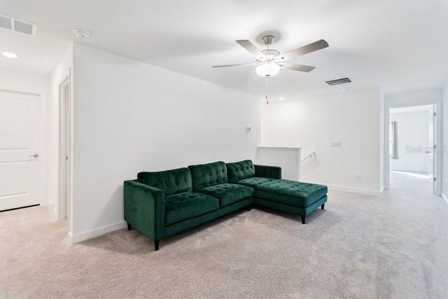 8241 CORNER PINE WAY, New Port Richey, FL 34655