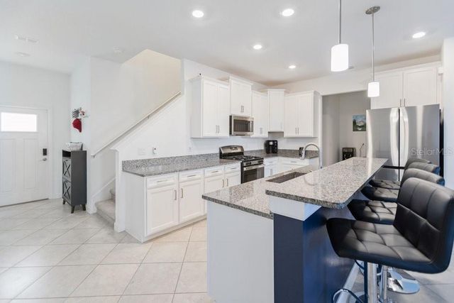 8241 CORNER PINE WAY, New Port Richey, FL 34655