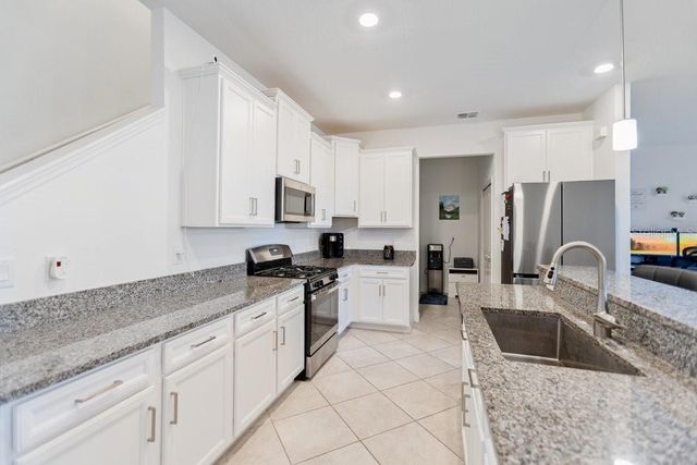 8241 CORNER PINE WAY, New Port Richey, FL 34655