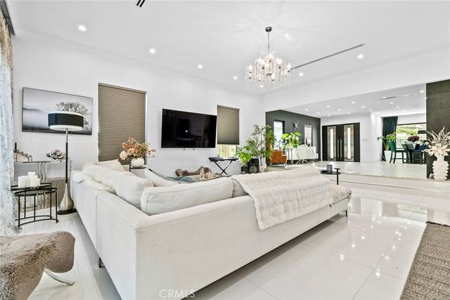 1918 N Maple, Burbank, CA 91505