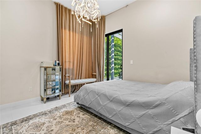 1918 N Maple, Burbank, CA 91505