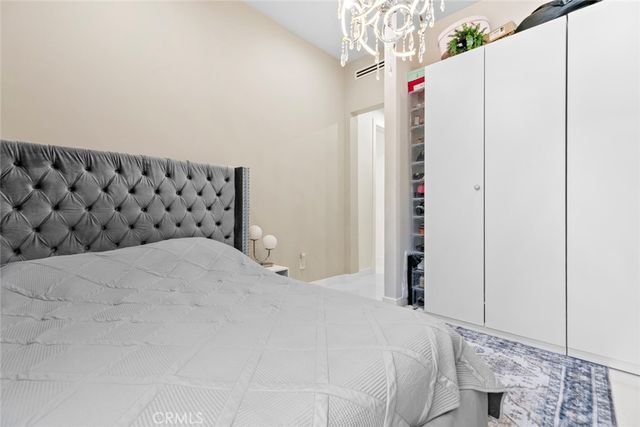 1918 N Maple, Burbank, CA 91505