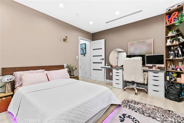 1918 N Maple, Burbank, CA 91505