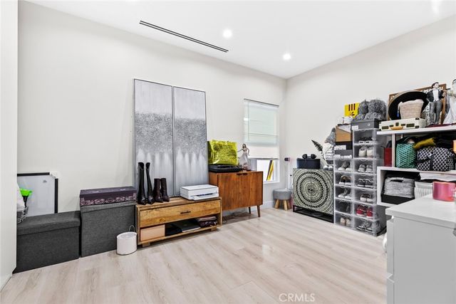 1918 N Maple, Burbank, CA 91505