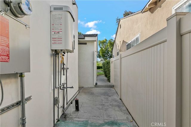 1918 N Maple, Burbank, CA 91505