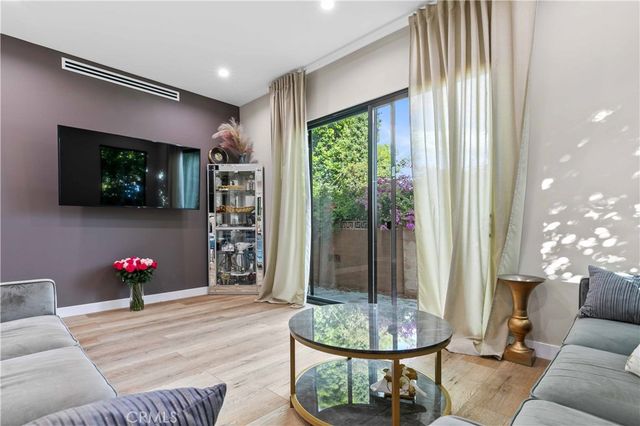 1918 N Maple, Burbank, CA 91505