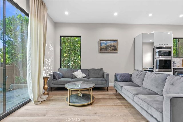 1918 N Maple, Burbank, CA 91505