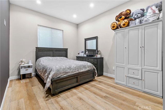 1918 N Maple, Burbank, CA 91505