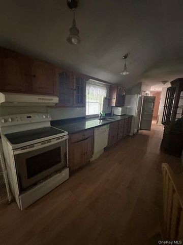 125 Wood Road, Centereach, NY 11720