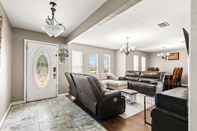 1241 College Parkway, Lewisville, TX 75077
