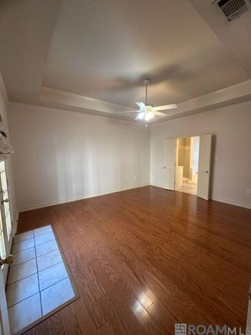 5820 Glen Cove Dr, Baton Rouge, LA 70809