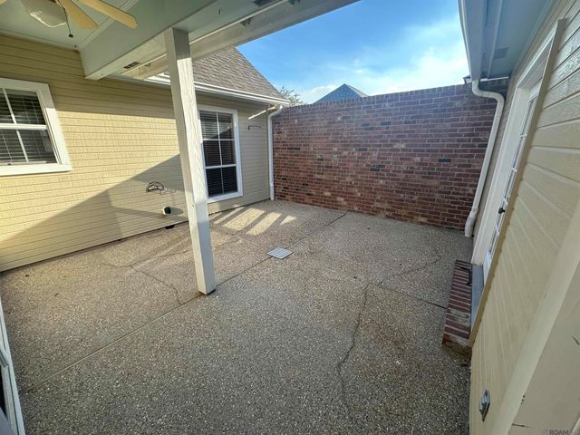 5820 Glen Cove Dr, Baton Rouge, LA 70809