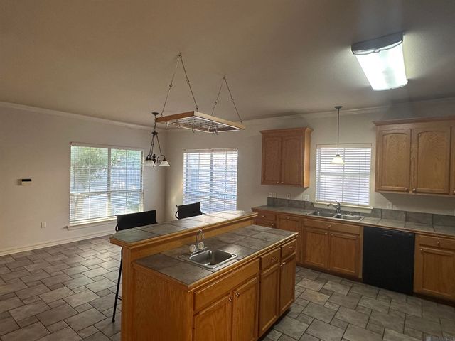 5820 Glen Cove Dr, Baton Rouge, LA 70809