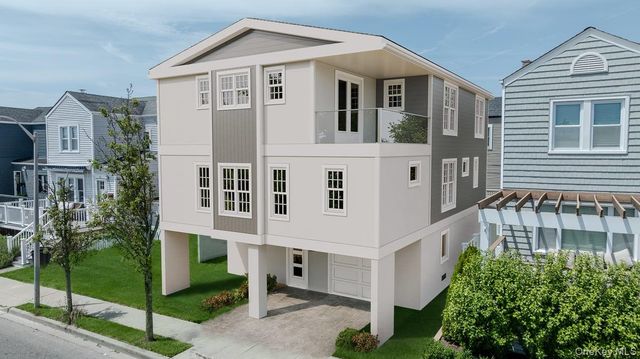 33 Farrell Street, Long Beach, NY 11561