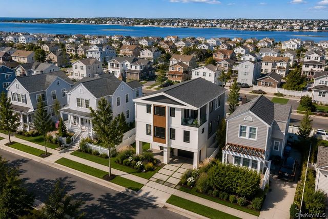 33 Farrell Street, Long Beach, NY 11561