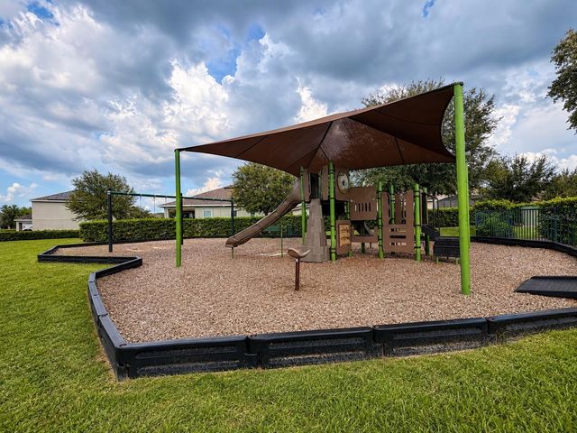 9385 LA SALLE STREET, Groveland, FL 34736