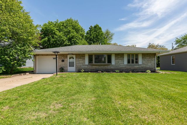 2908 26th Street, Moline, IL 61265