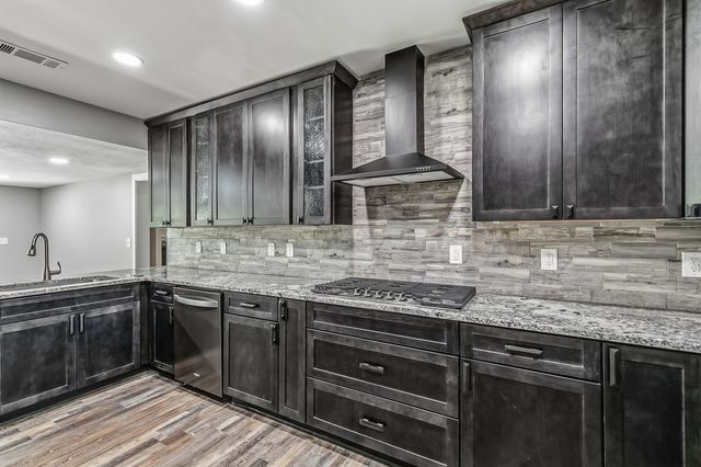 2908 26th Street, Moline, IL 61265