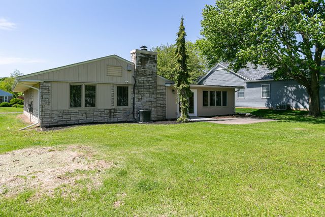2908 26th Street, Moline, IL 61265