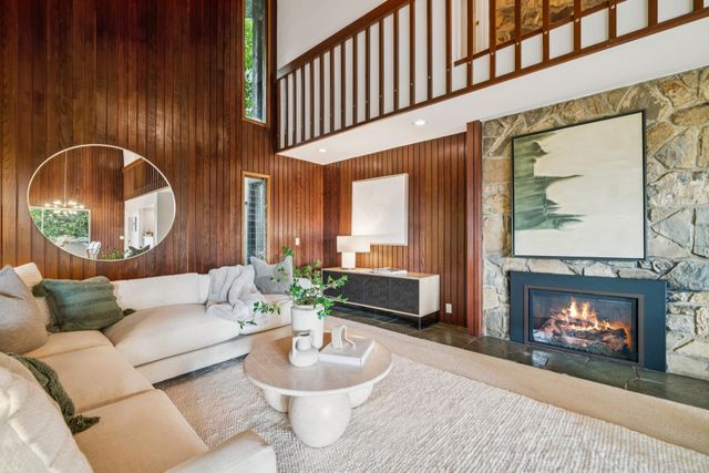 2835 Morley Dr, Oakland, CA 94611