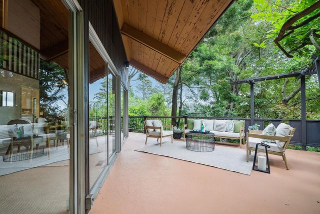 2835 Morley Dr, Oakland, CA 94611