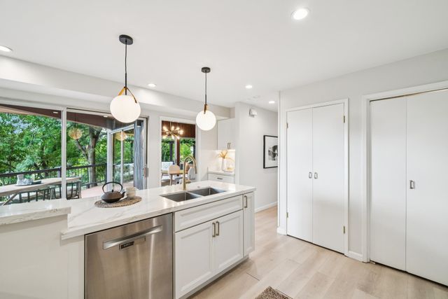 2835 Morley Dr, Oakland, CA 94611