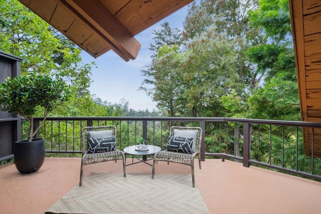 2835 Morley Dr, Oakland, CA 94611