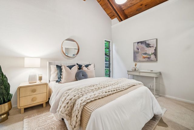 2835 Morley Dr, Oakland, CA 94611