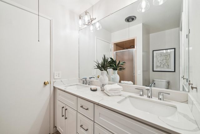 2835 Morley Dr, Oakland, CA 94611