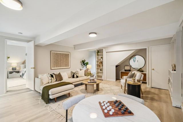 2835 Morley Dr, Oakland, CA 94611