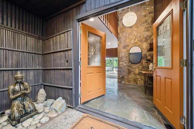 2835 Morley Dr, Oakland, CA 94611