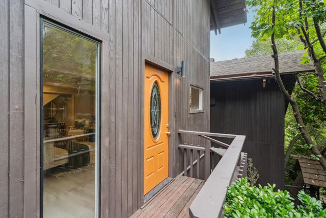 2835 Morley Dr, Oakland, CA 94611