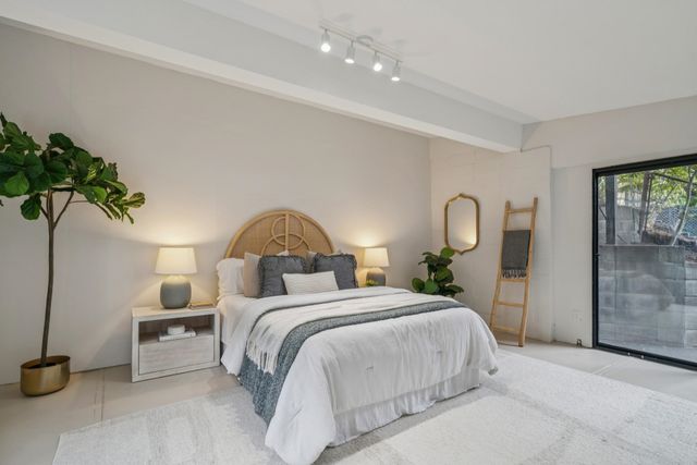 2835 Morley Dr, Oakland, CA 94611