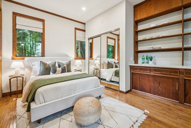 2835 Morley Dr, Oakland, CA 94611