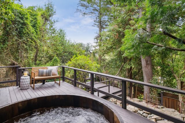 2835 Morley Dr, Oakland, CA 94611