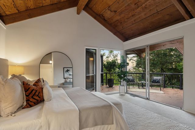 2835 Morley Dr, Oakland, CA 94611