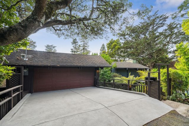 2835 Morley Dr, Oakland, CA 94611