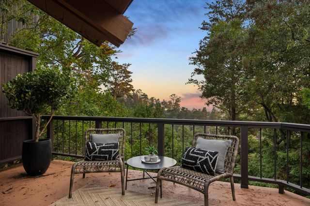 2835 Morley Dr, Oakland, CA 94611