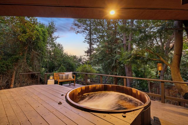 2835 Morley Dr, Oakland, CA 94611