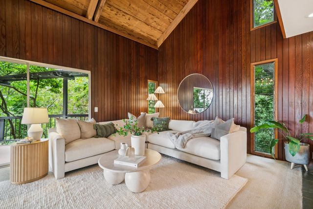 2835 Morley Dr, Oakland, CA 94611